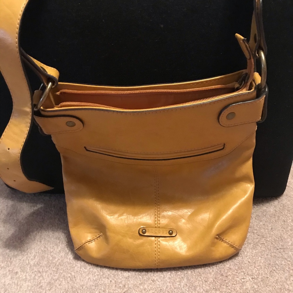 Mustard shoulder bag